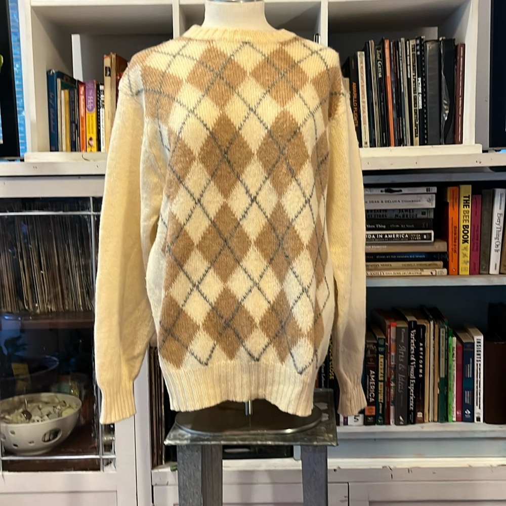 🤎 V I N T A G E 100% Wool Argyle Sweater from Scotland!